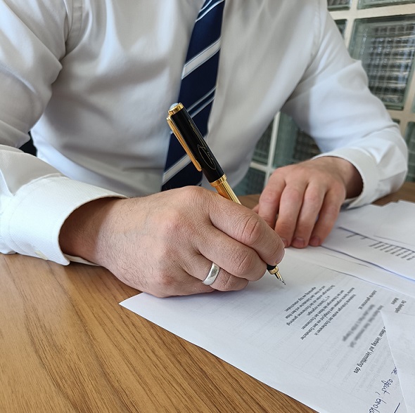 Ein beeidigter Dolmetscher ist die ideale Begleitung für Ihren Notartermin