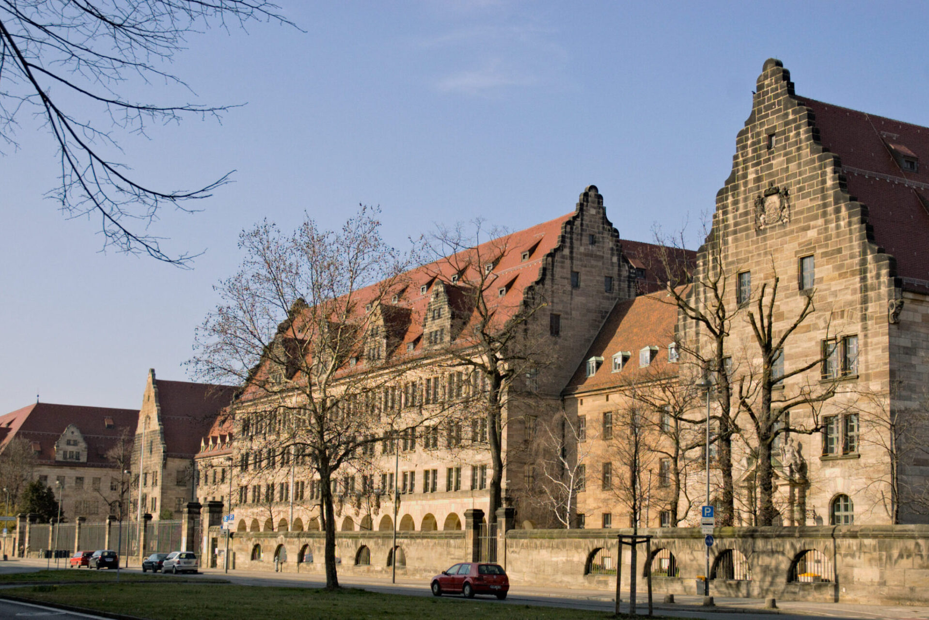 Entstehung des Simultandolmetschens in Nürnberg nach dem 2. Weltkrieg